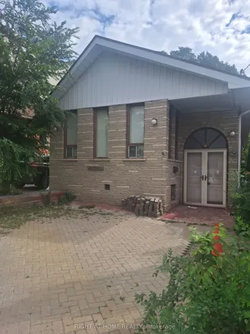 523 Caledonia Road, Toronto W03, ON M6E 4V3