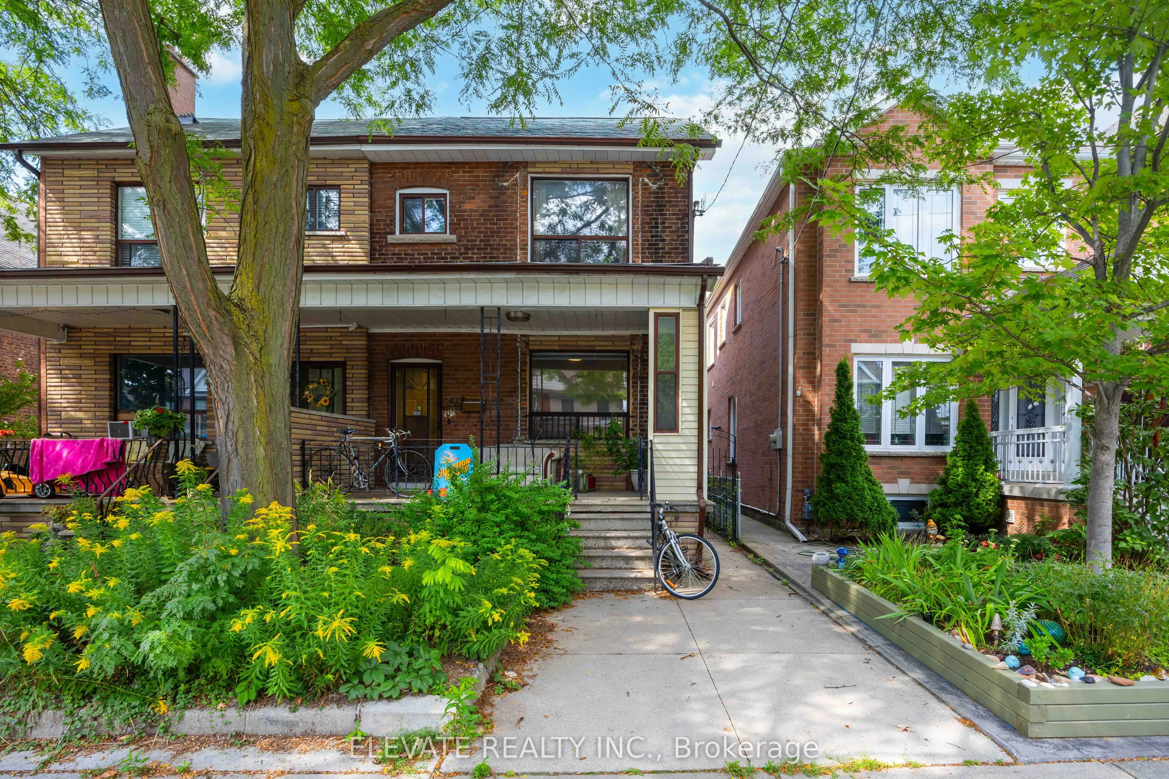 Semi-Detached Home For Lease | W13721054