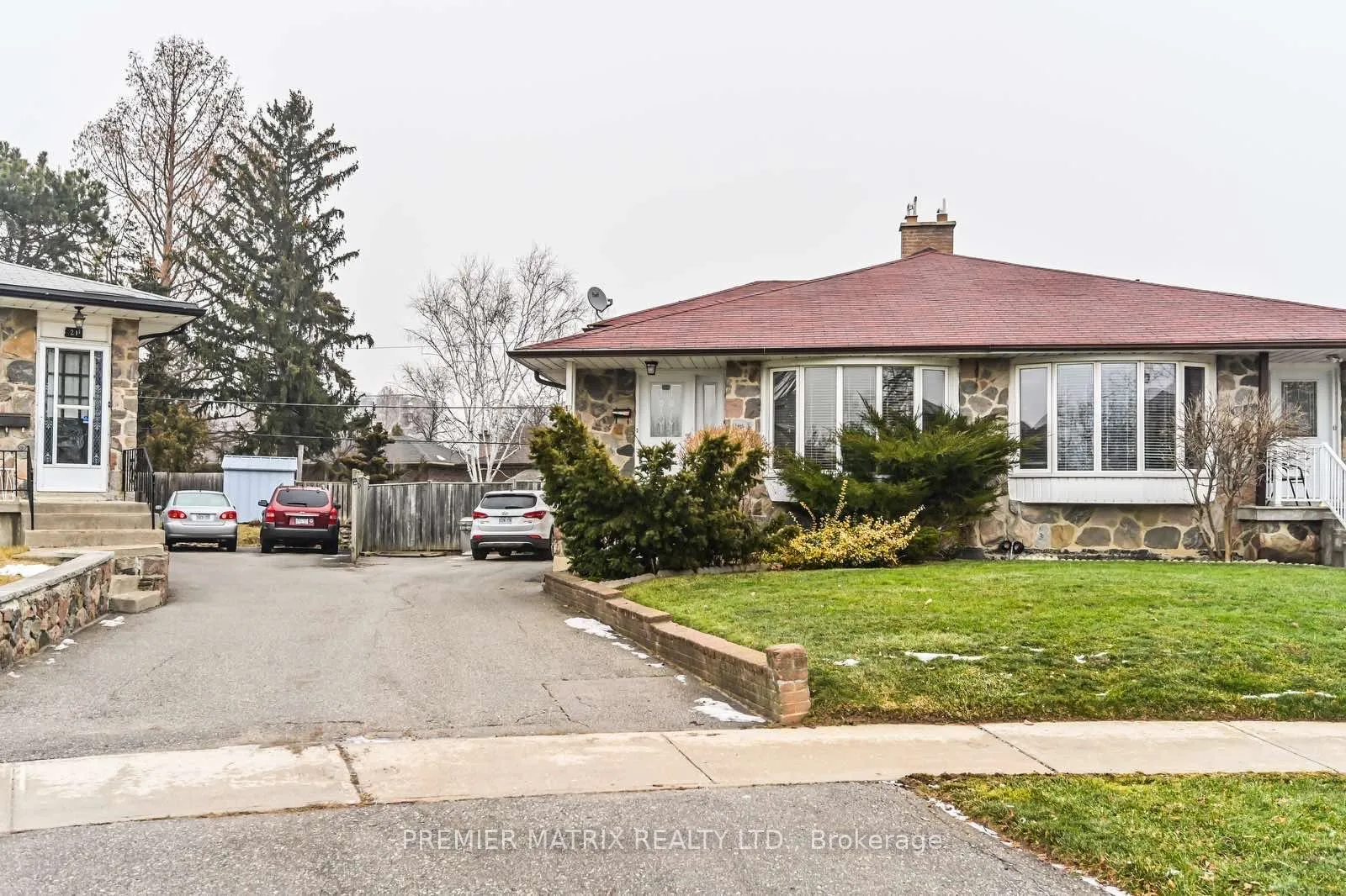 Semi-Detached Home For Lease | W13723932