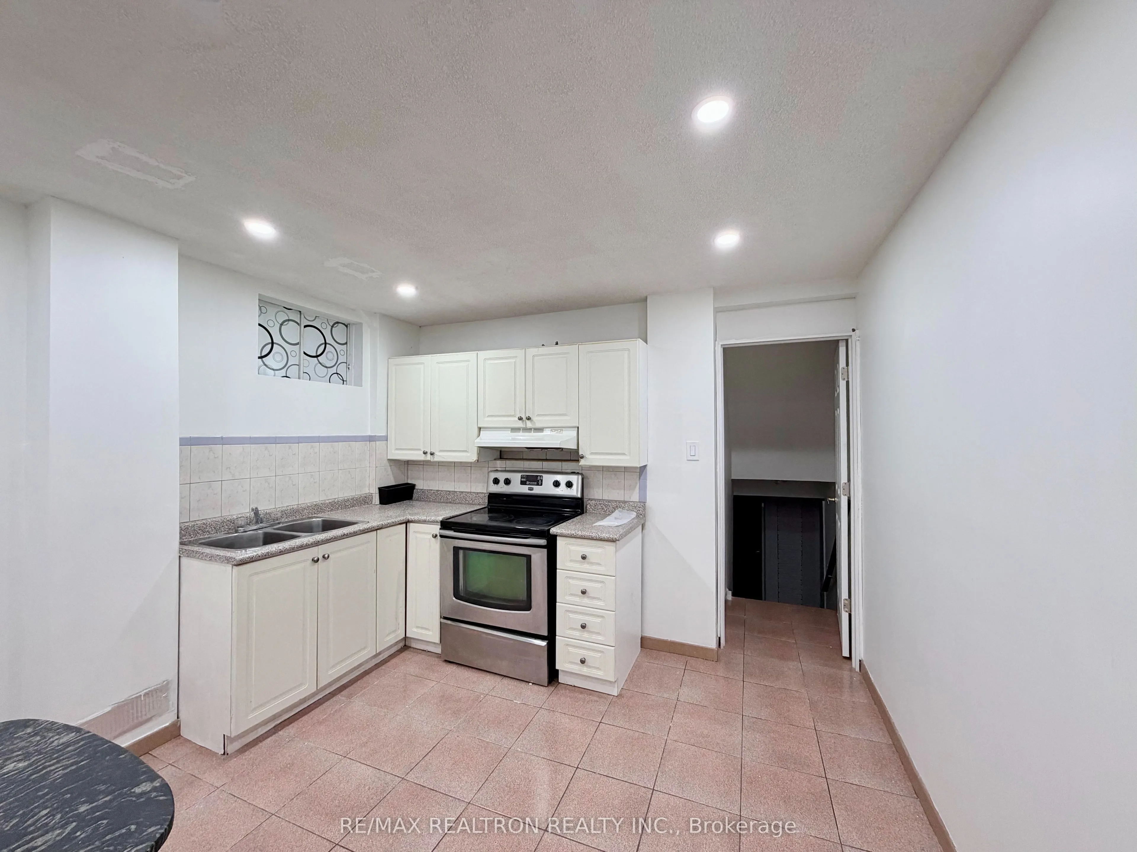 Semi-Detached Home For Lease | W13724014