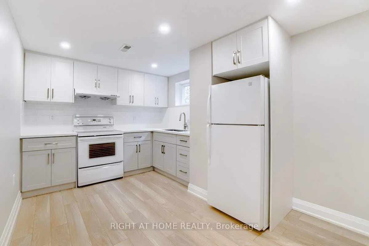 Detached Home For Lease | W13726578