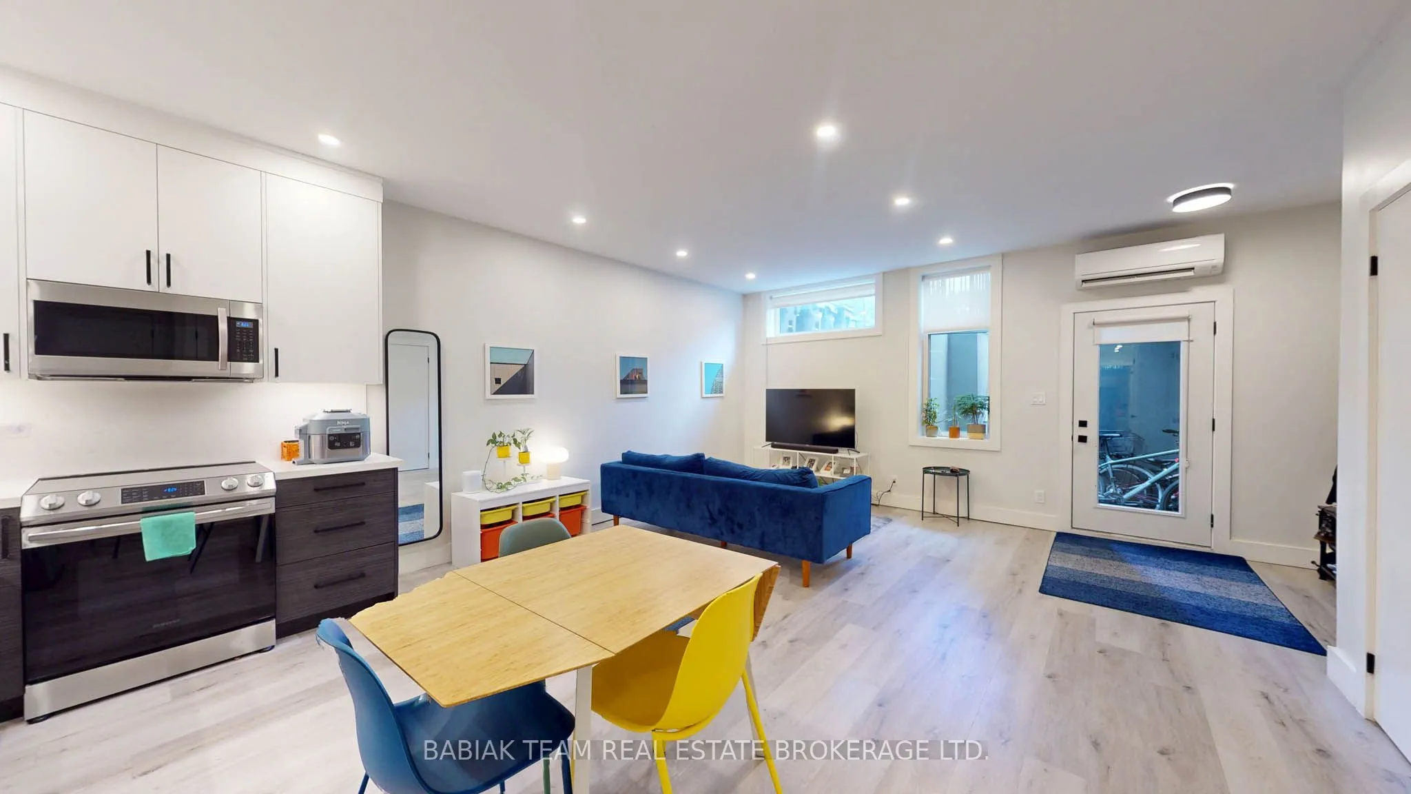 Multiplex For Lease | W13728600