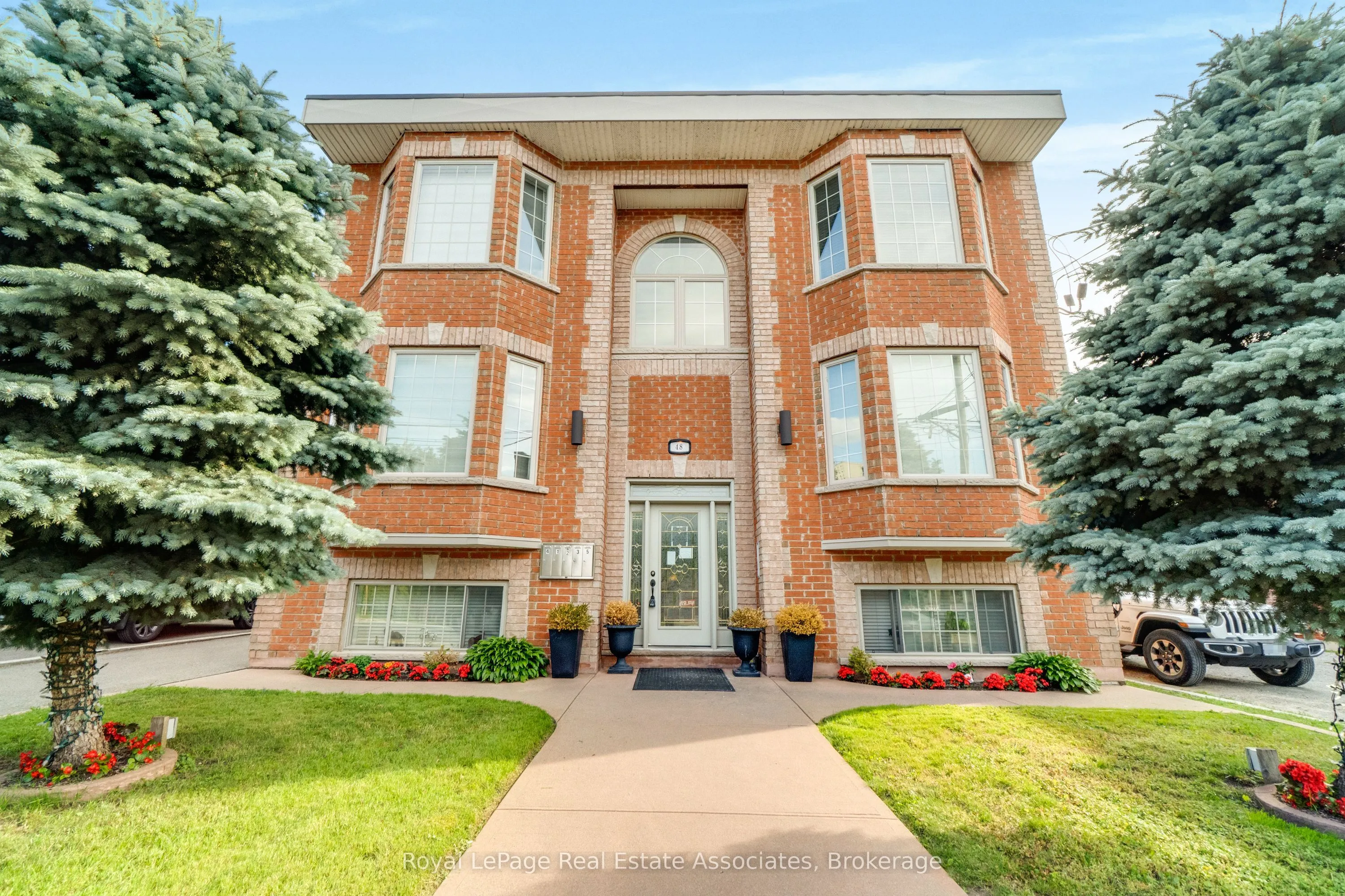 Multiplex For Lease | W13728690