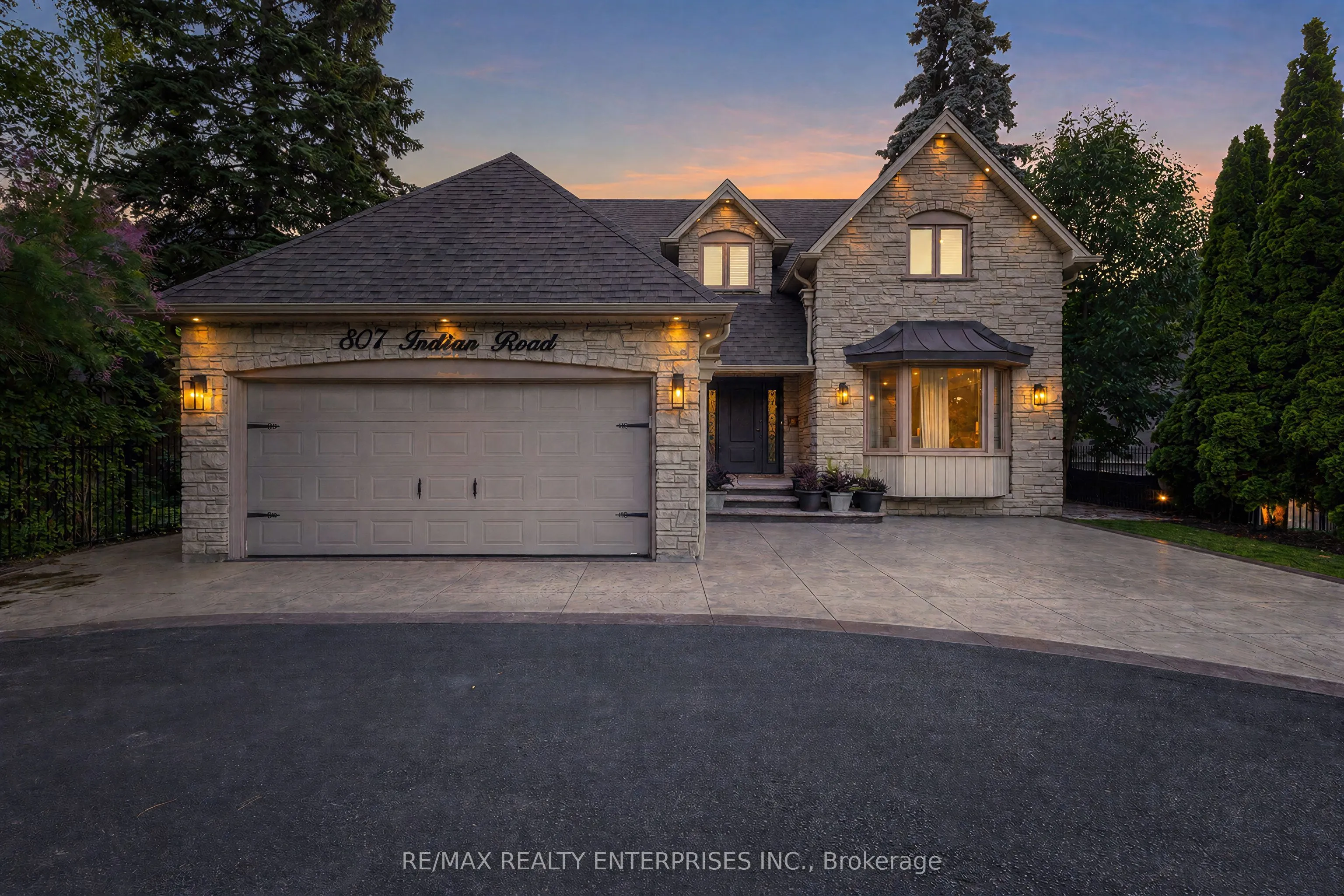 Detached Home For Sale | W13728906