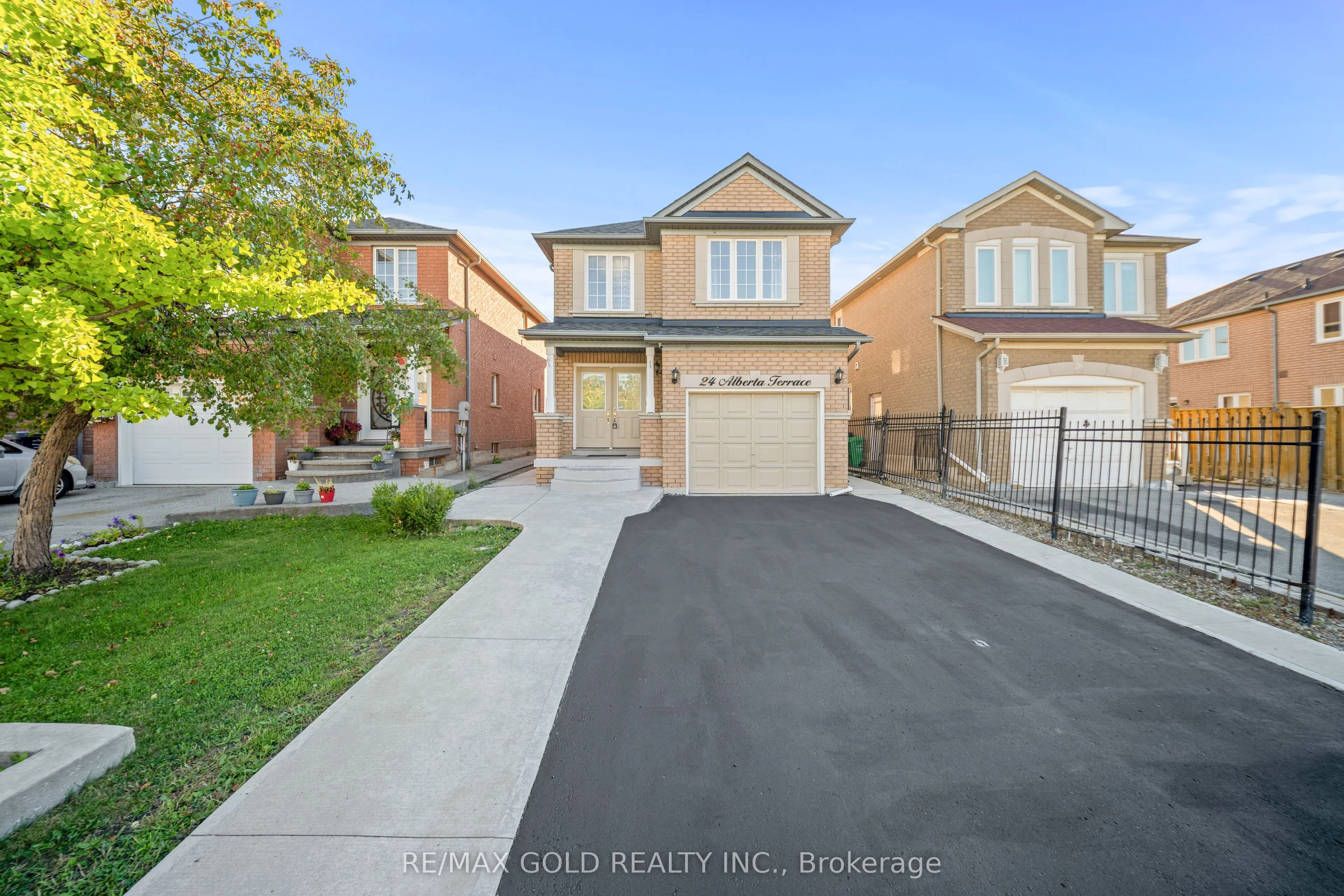 Detached Home For Sale | W13732146