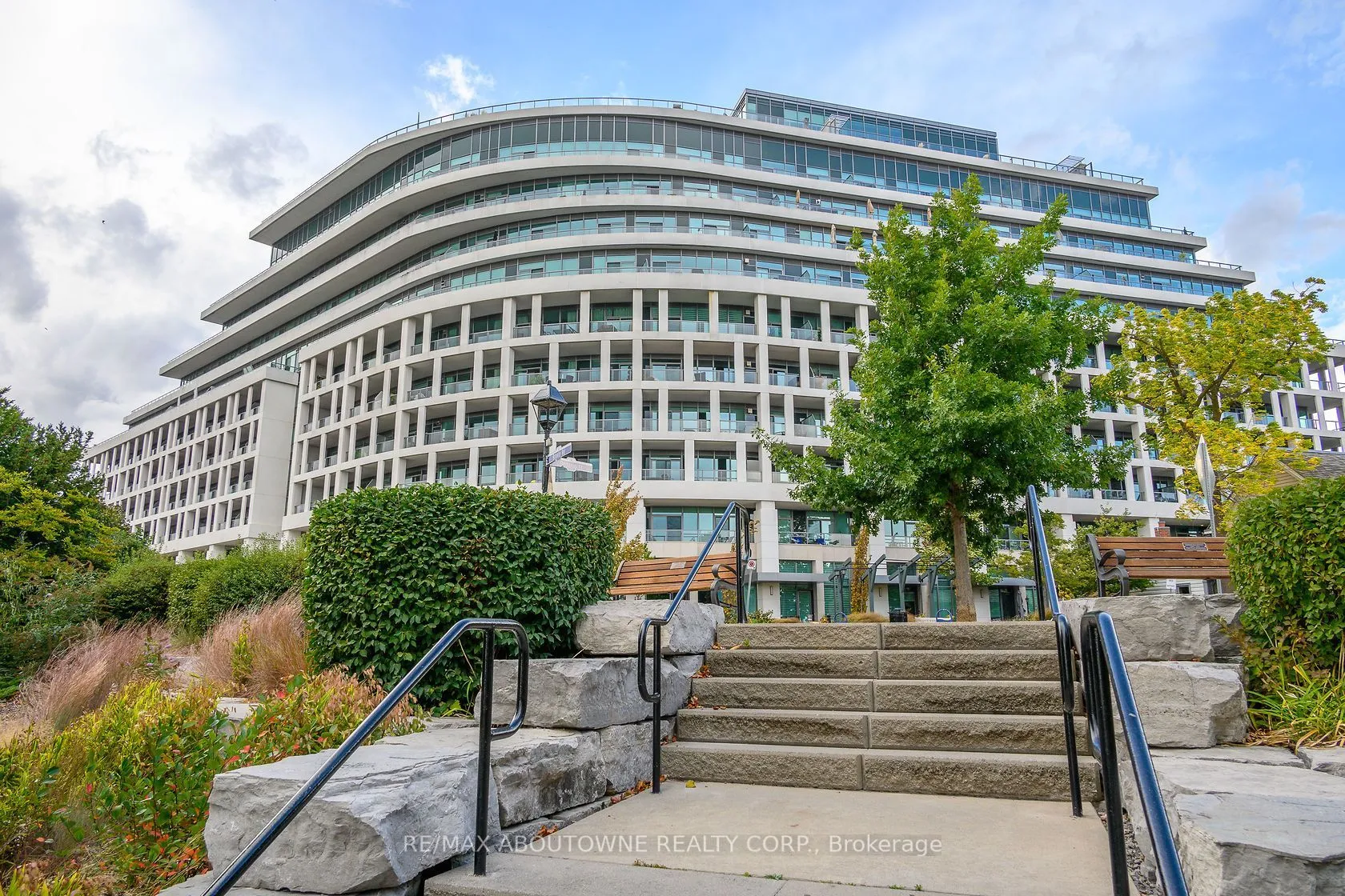 Property For Lease | W13732544
