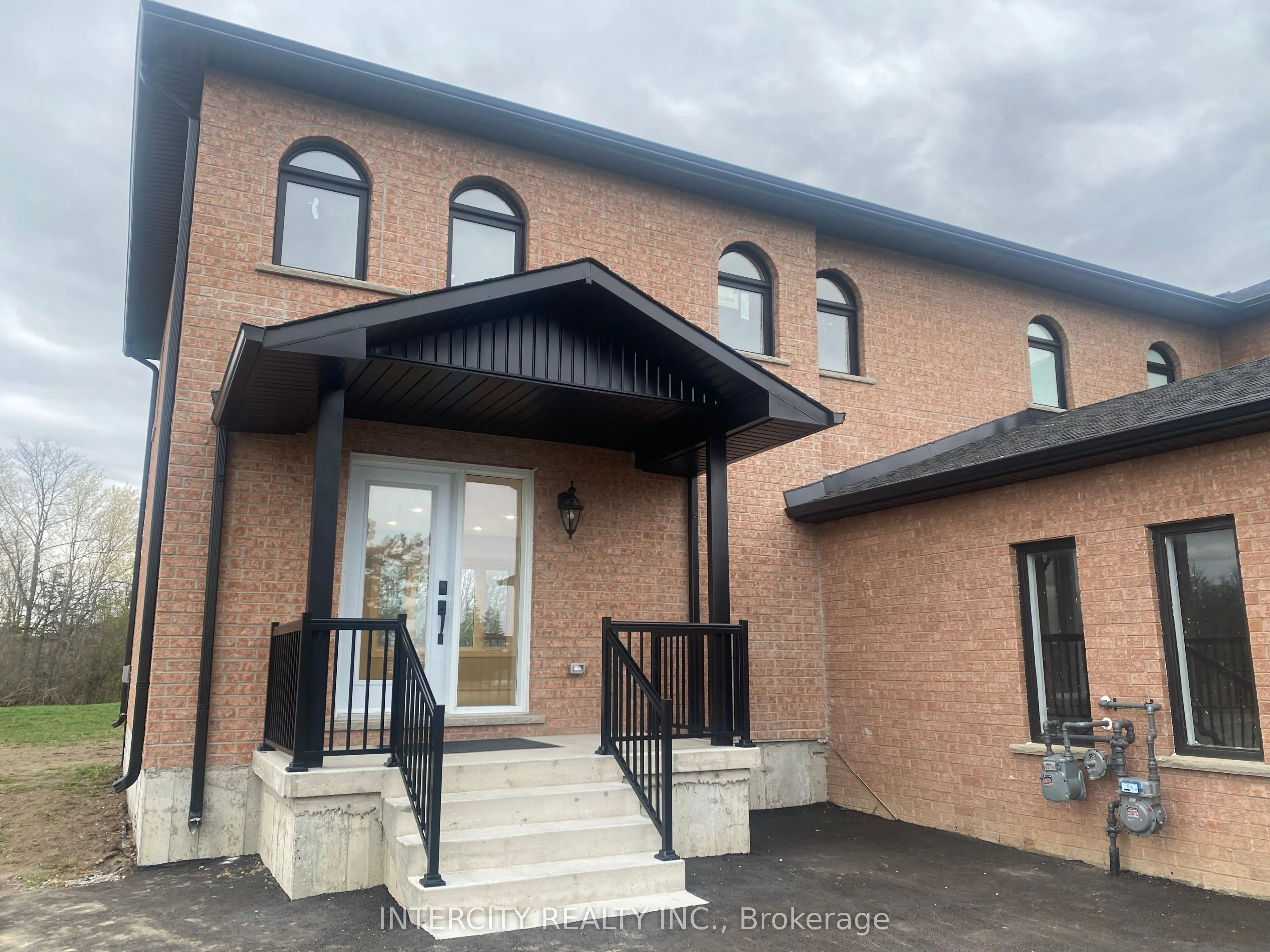 Detached Home For Lease | W13733960