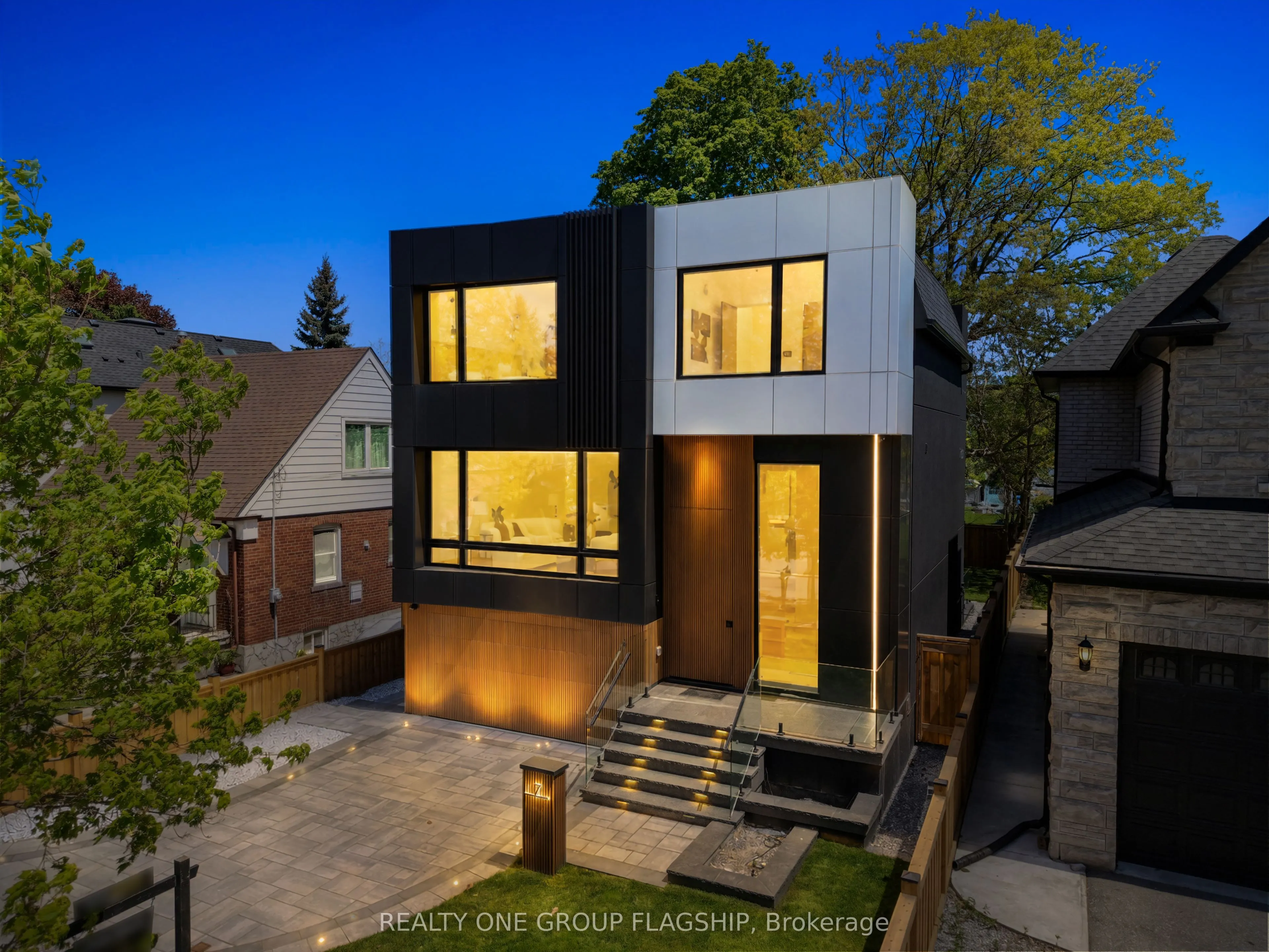 Detached Home For Sale | W13734980
