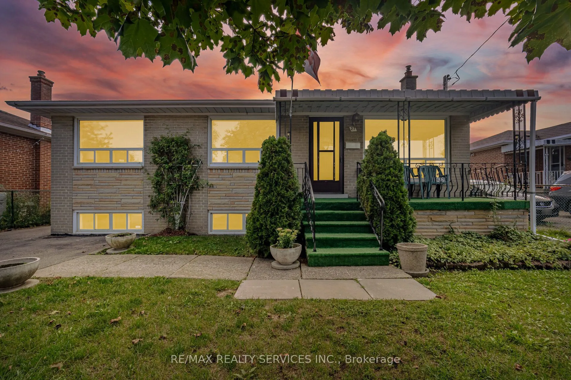 Detached Home For Sale | W13735580
