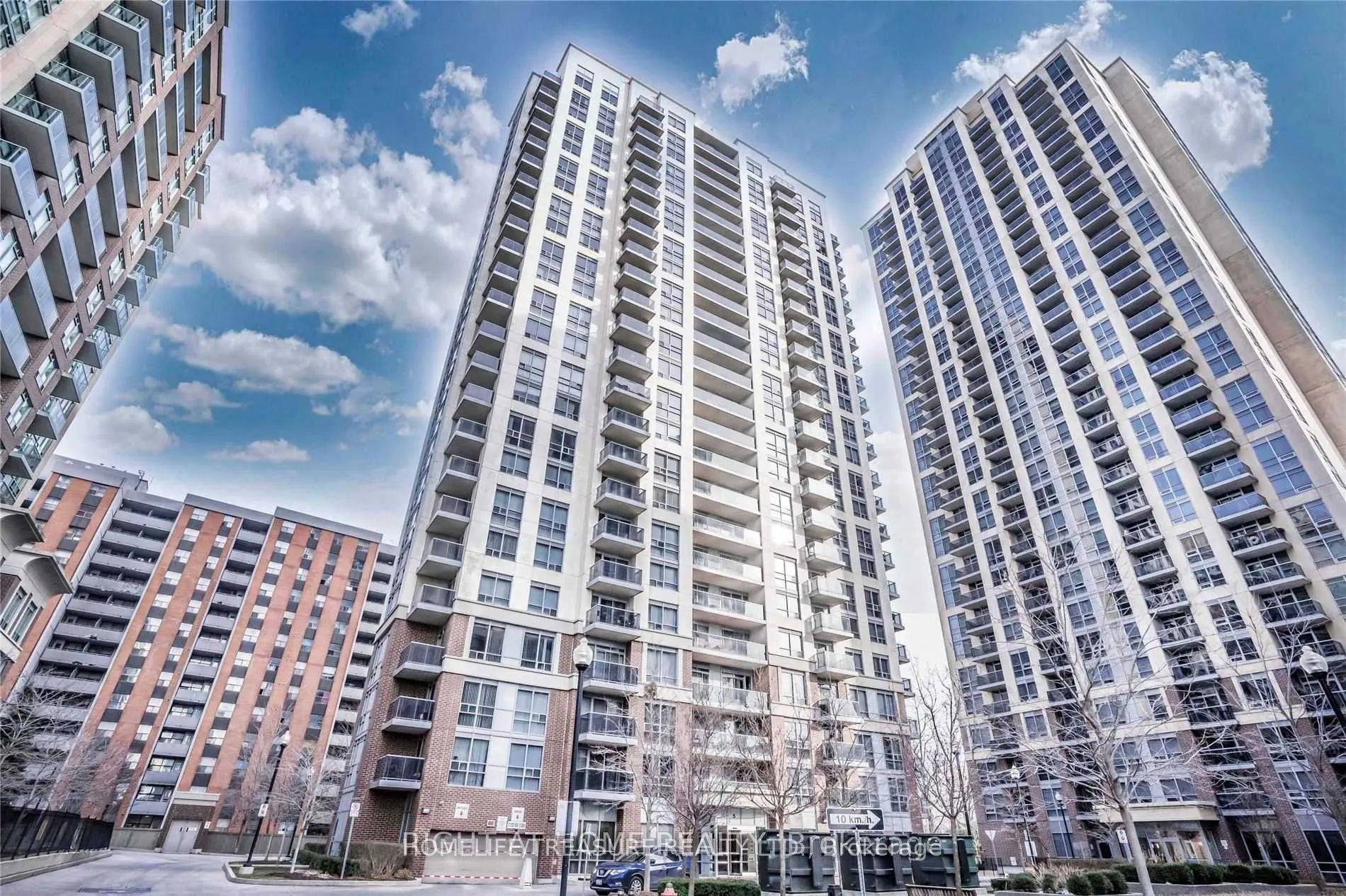 Property For Lease | W13736064