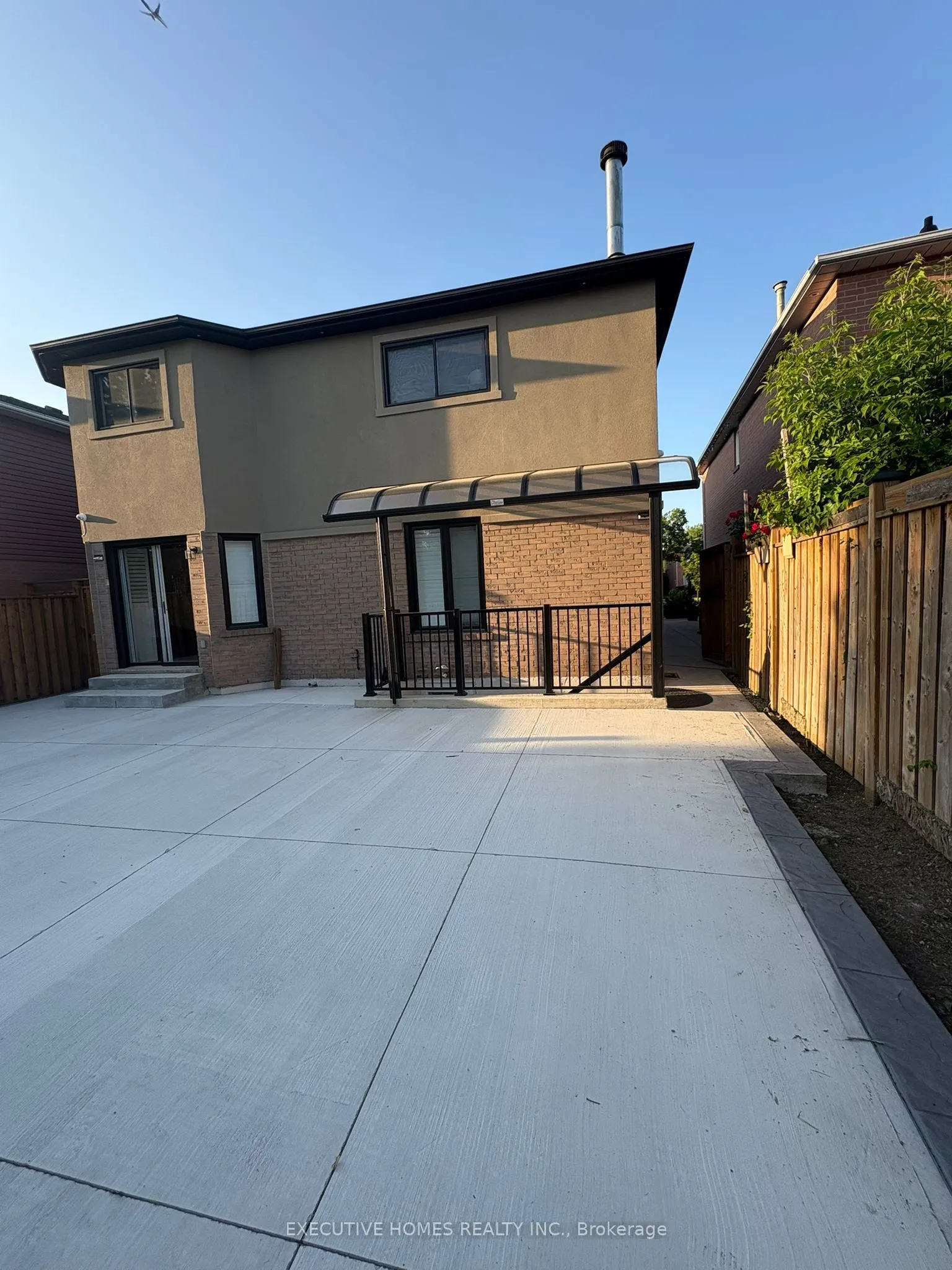 Detached Home For Lease | W13736228