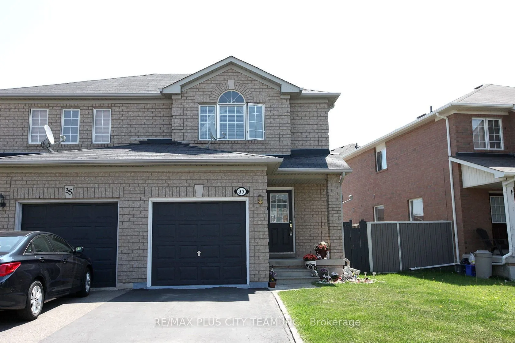 Semi-Detached Home For Lease | W13736478
