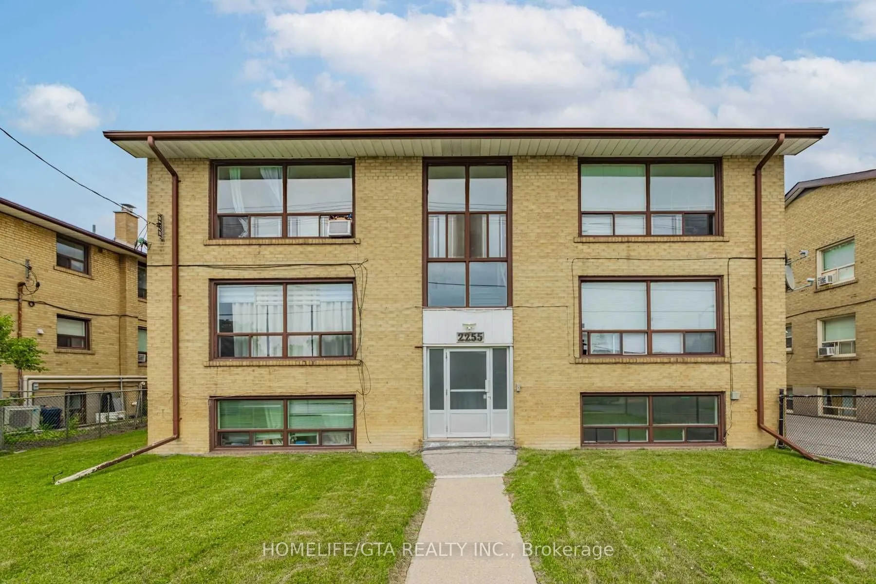 Multiplex For Lease | W13737320