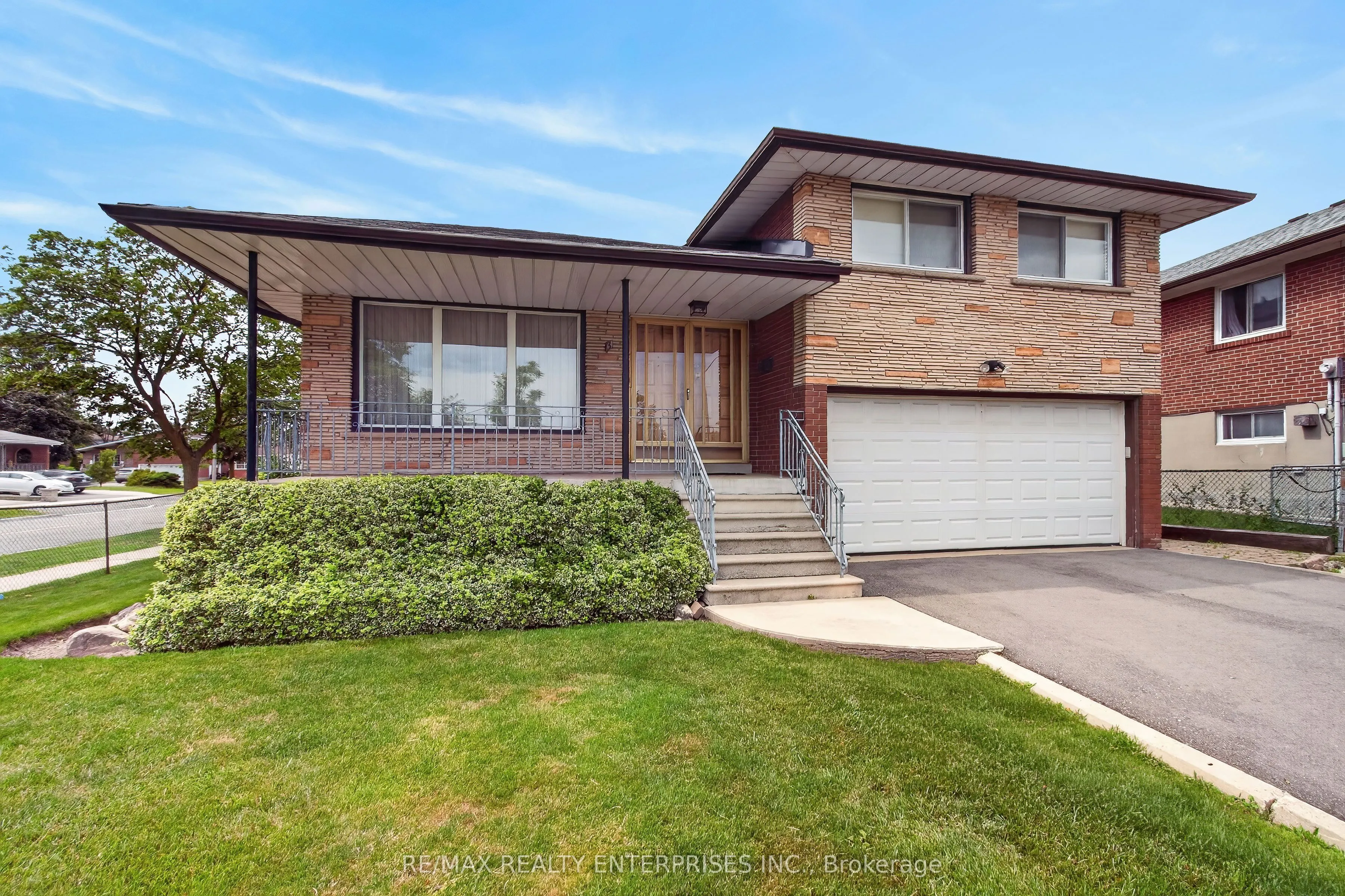 Detached Home For Sale | W13738044