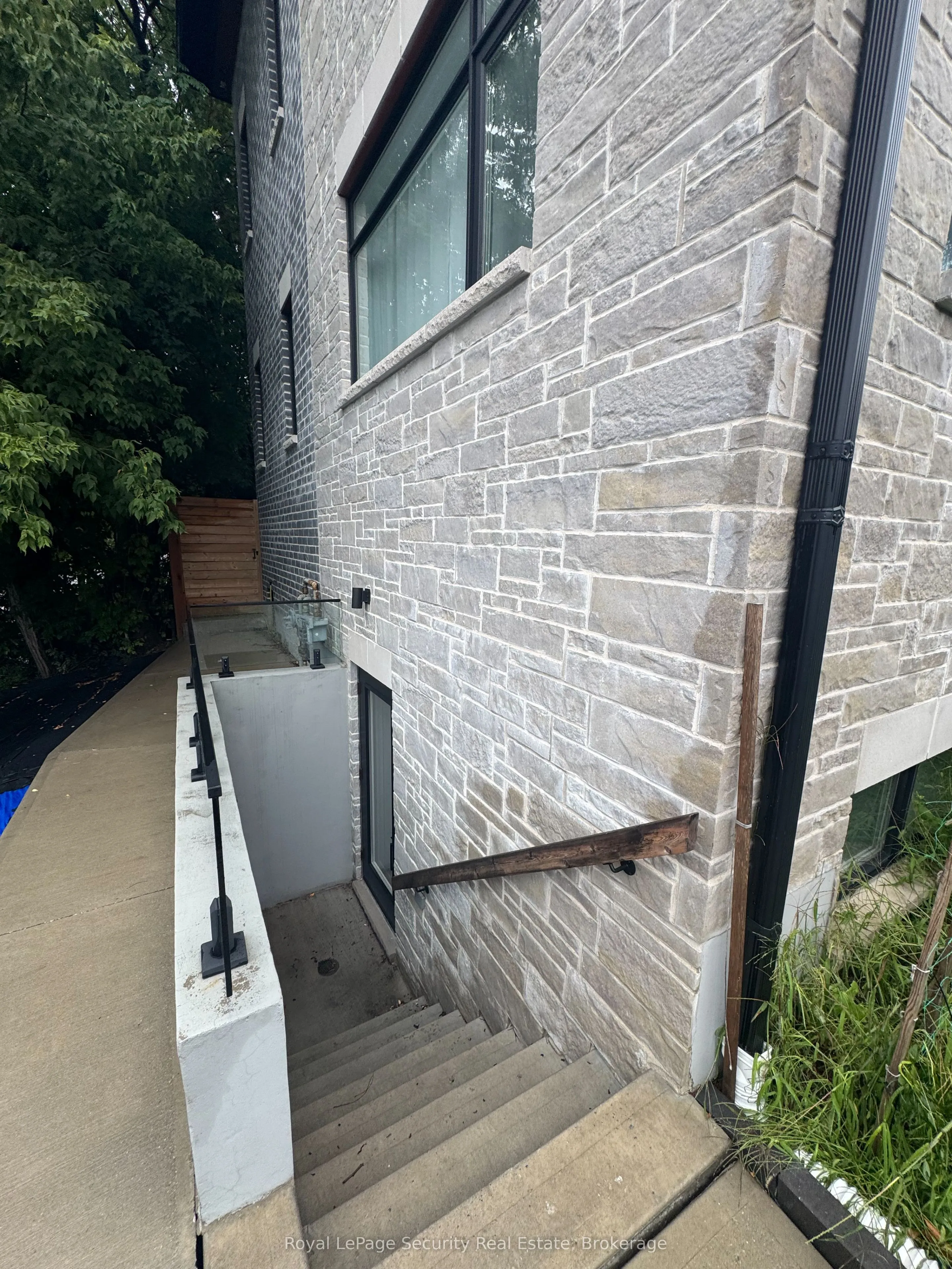 Detached Home For Lease | W13738546