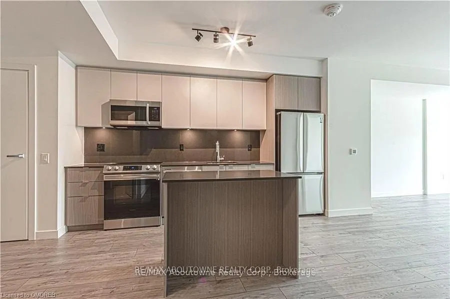 Property For Lease | W13738614