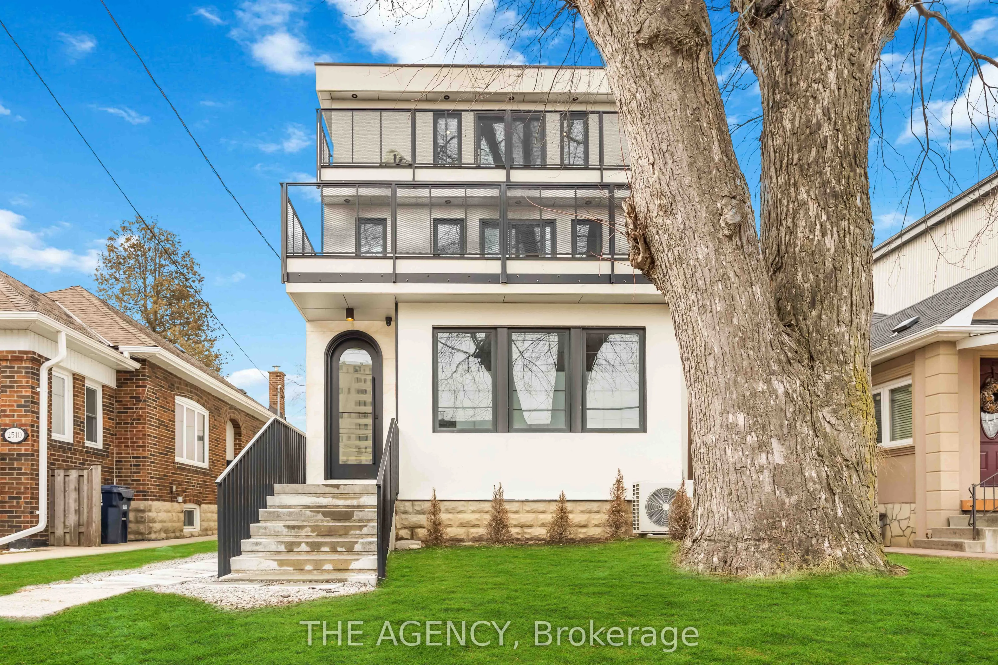 Triplex For Lease | W13738764