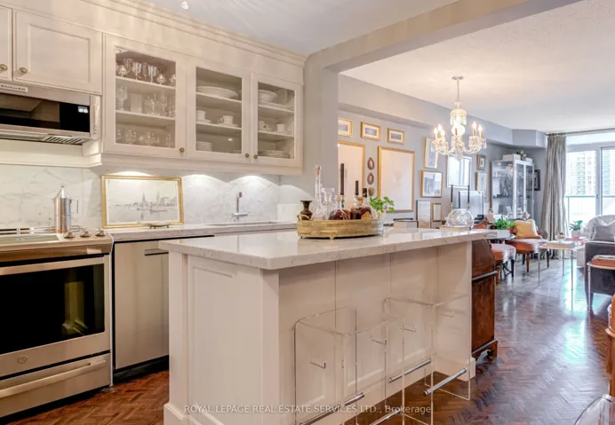 Stunning Open Concept Kitchen/ living/dining area