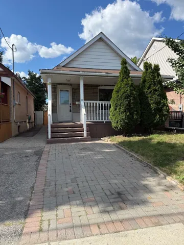 12 Mahoney Avenue, Toronto W04, ON M6M 2H4