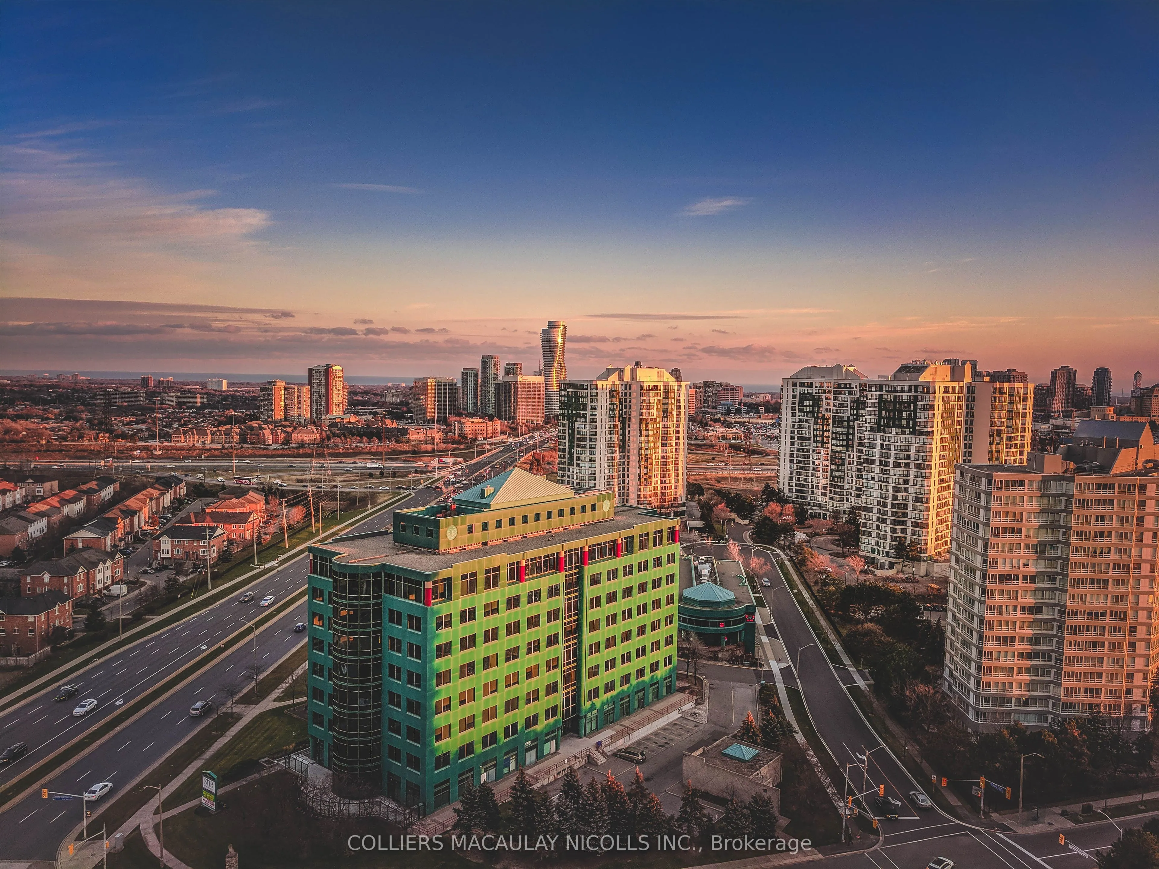 Office For Lease | W8453324