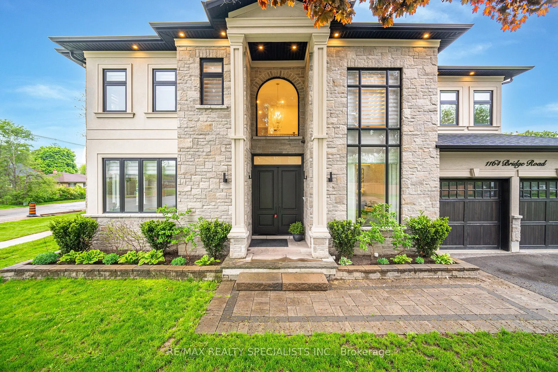 Detached Home For Sale | W9032312