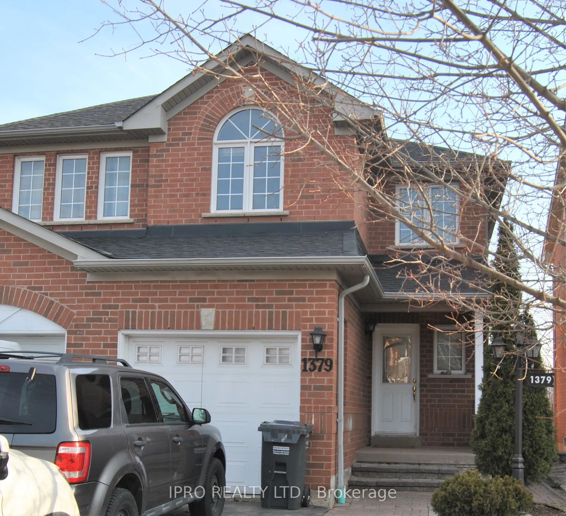 Semi-Detached Home For Lease | W9032628