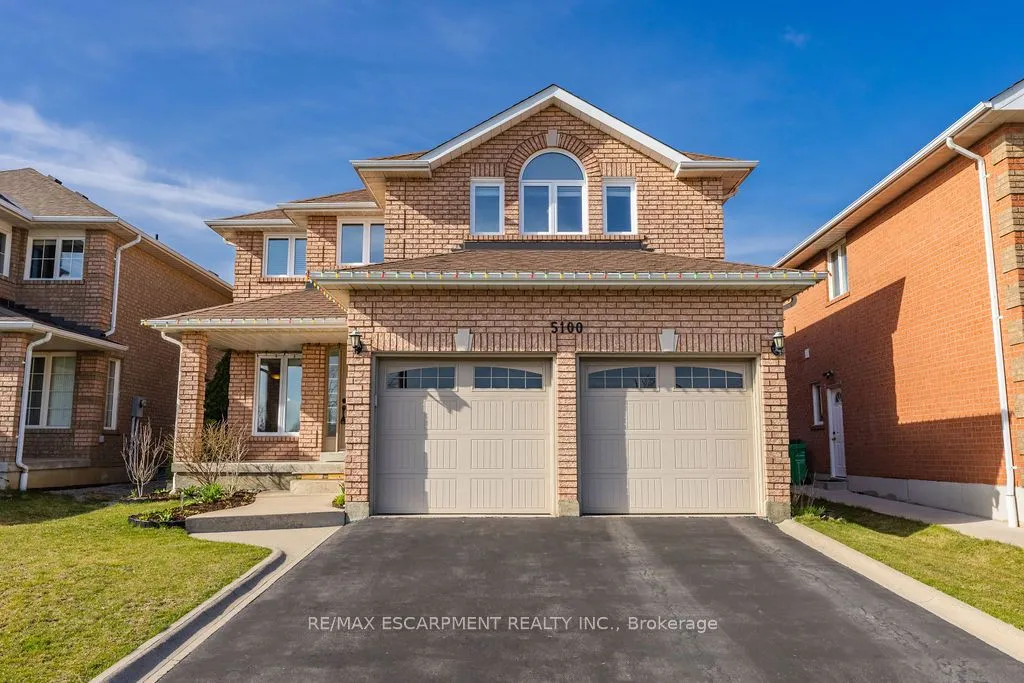 Detached Home For Sale | W9033081