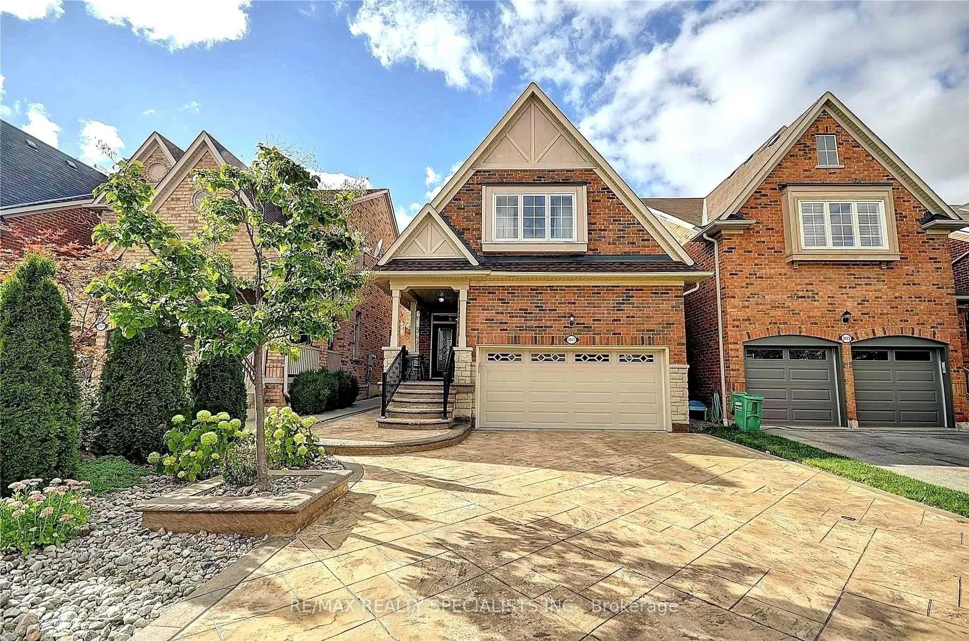 Detached Home For Lease | W9033084