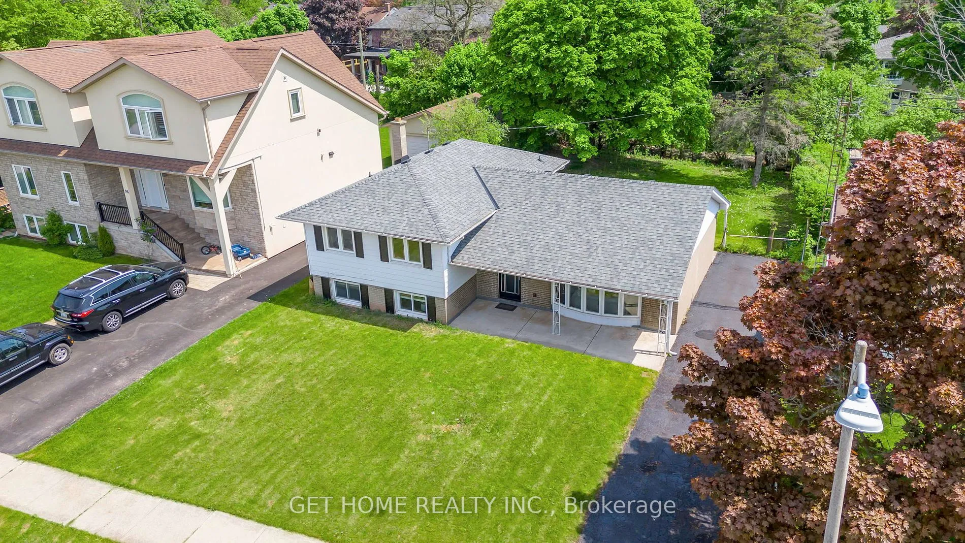 Detached Home For Sale | W9033878