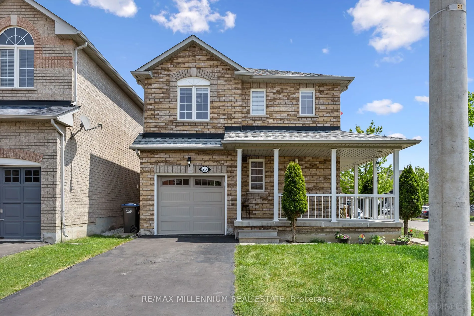 Detached Home For Sale | W9040310