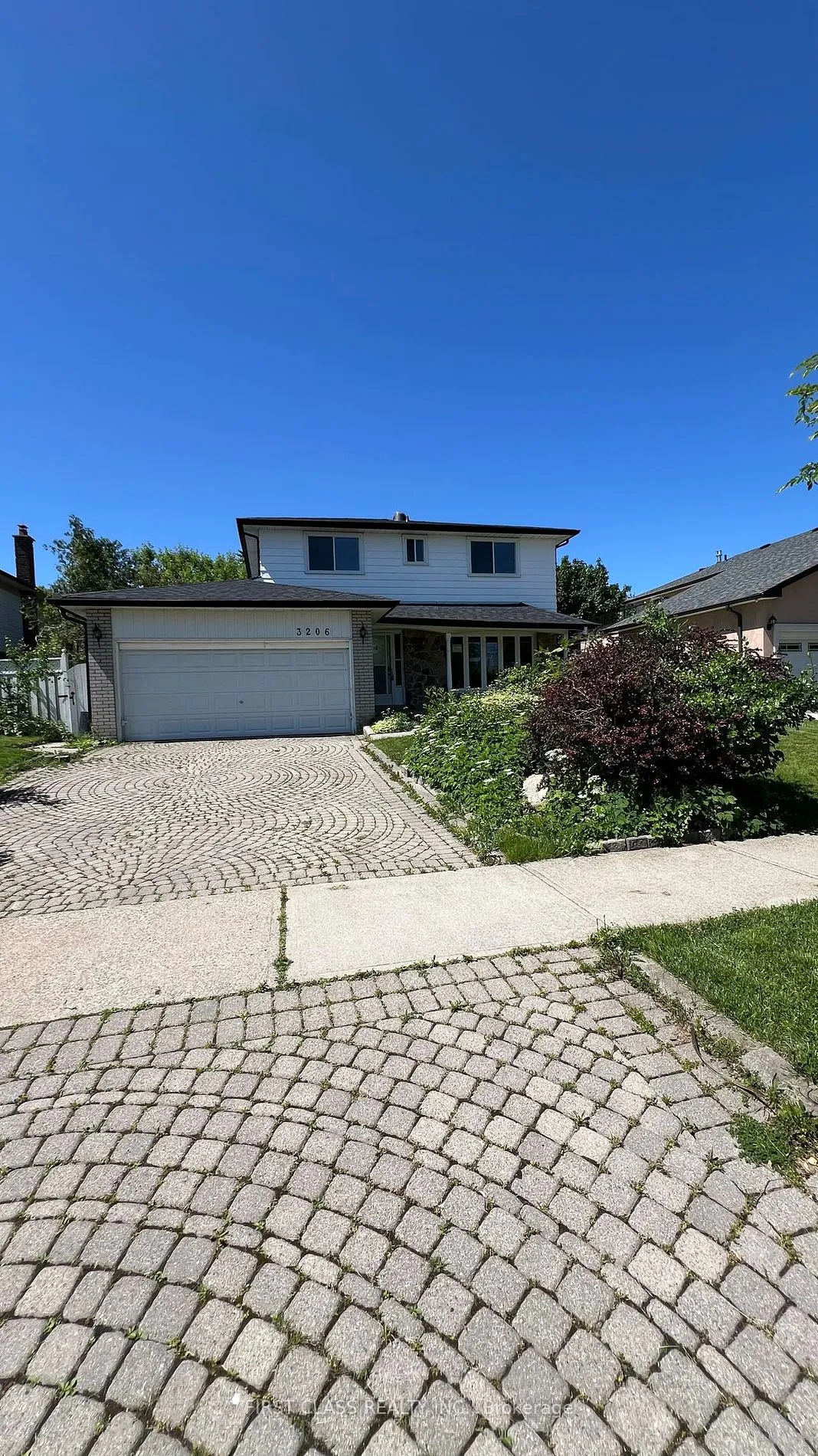 Detached Home For Lease | W9041927