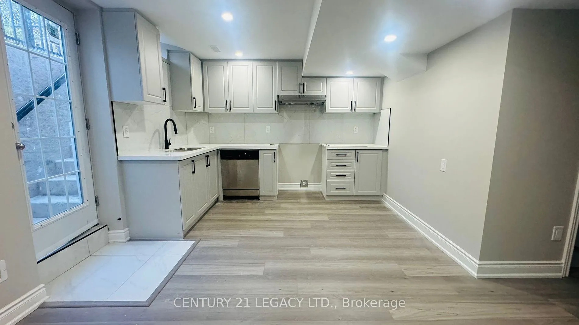 Detached Home For Lease | W9229421