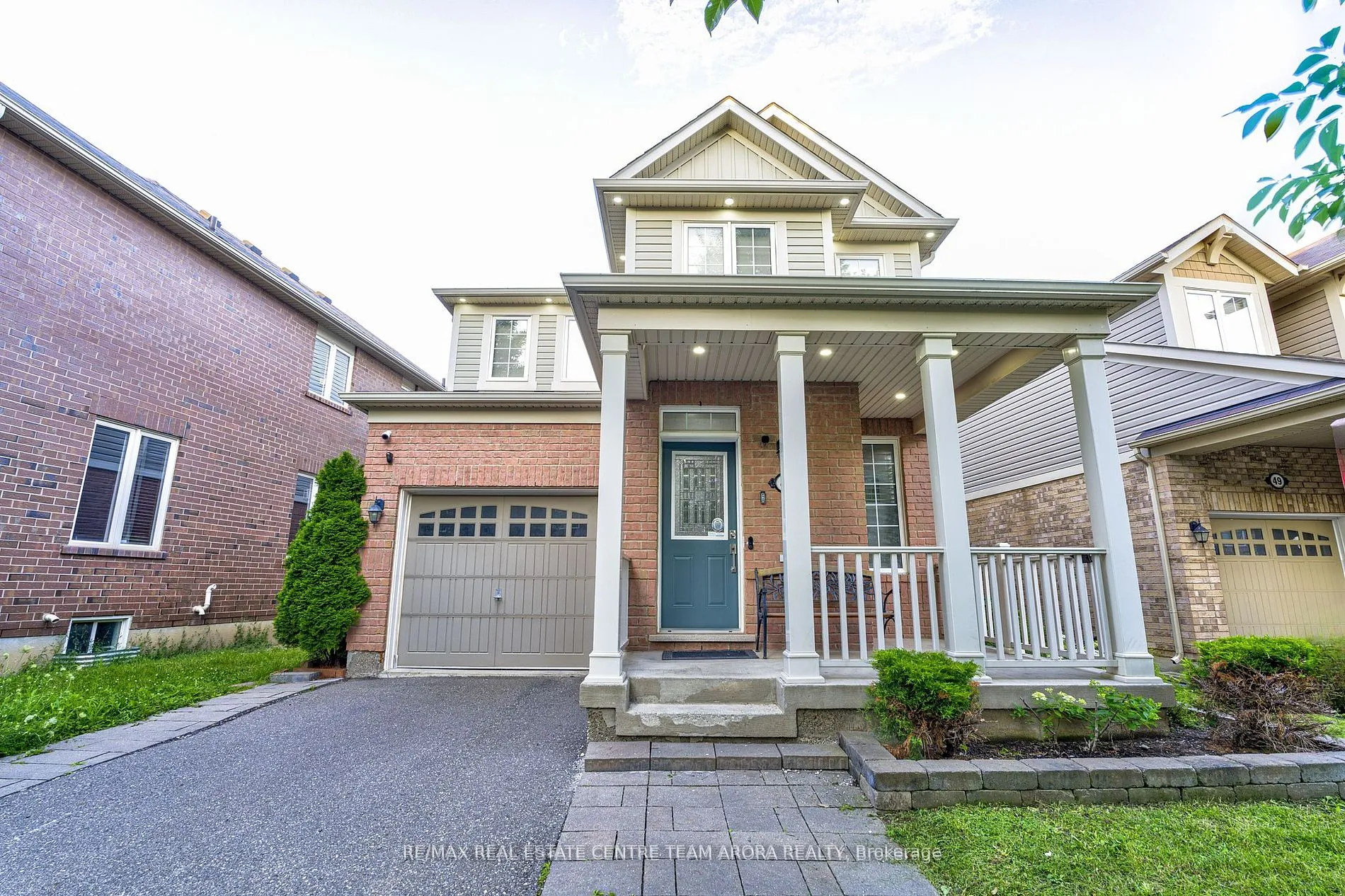 Detached Home For Sale | W9240465