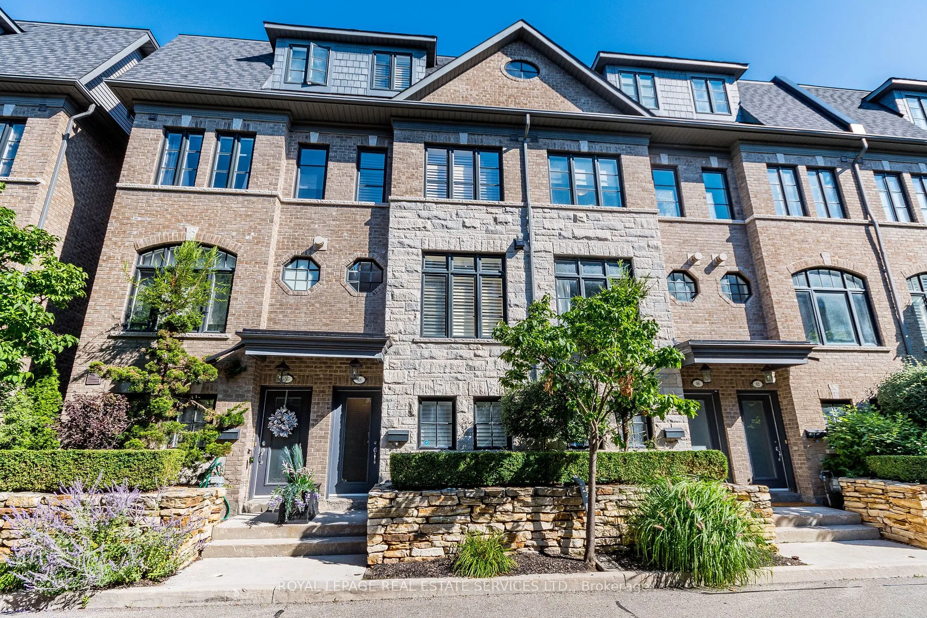 Condo Townhouse For Lease | W9245254