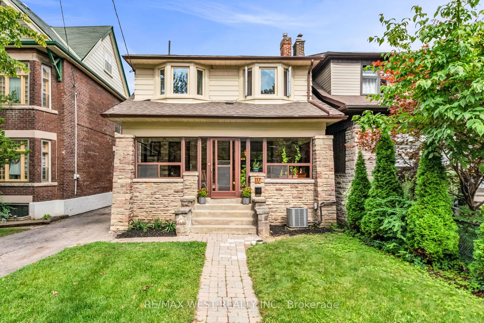 Detached Home For Sale | W9252658
