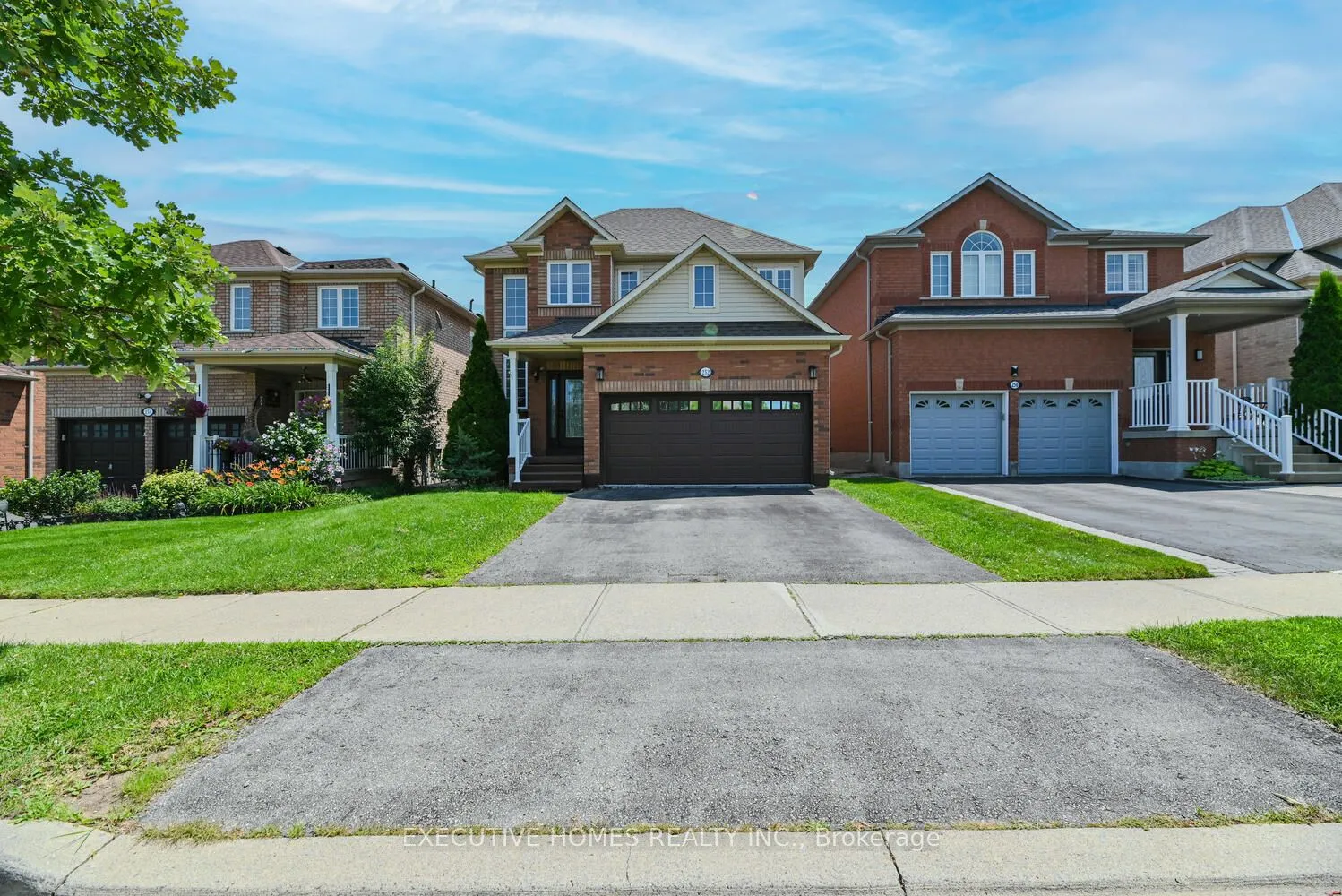 Detached Home For Sale | W9253749