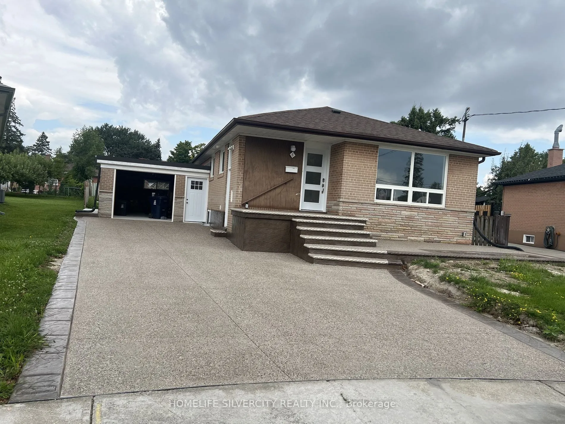 Detached Home For Lease | W9254233