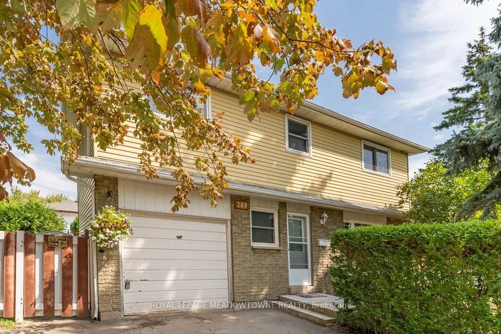 Detached Home For Sale | W9357701