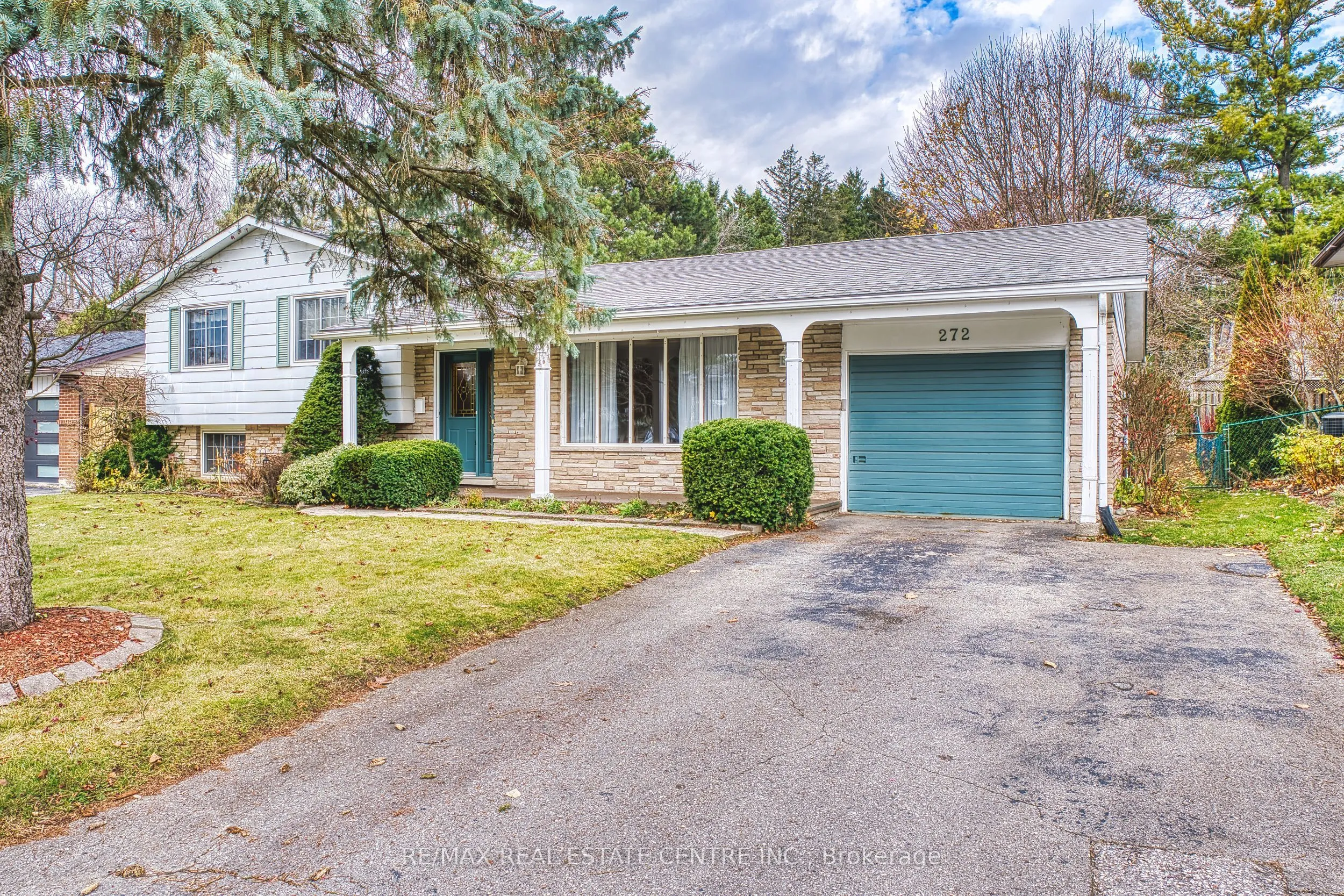 Detached Home For Sale | X10432301