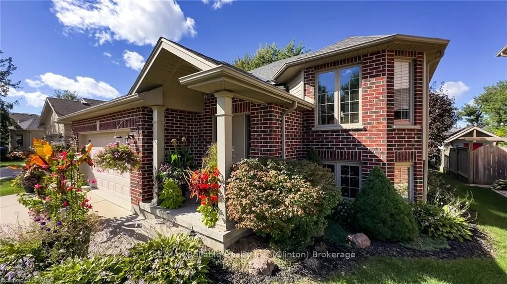 Detached Home For Sale | X10781182