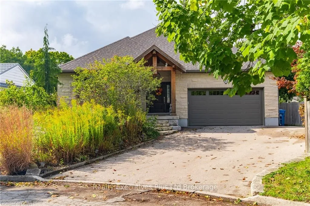 Detached Home For Sale | X10875802