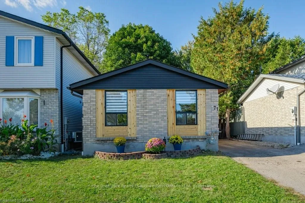 Detached Home For Sale | X10875944