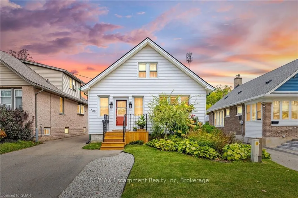 Detached Home For Sale | X10876179