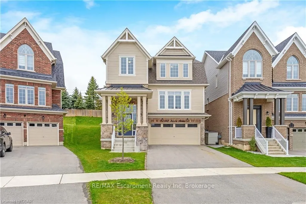 Detached Home For Sale | X10876197