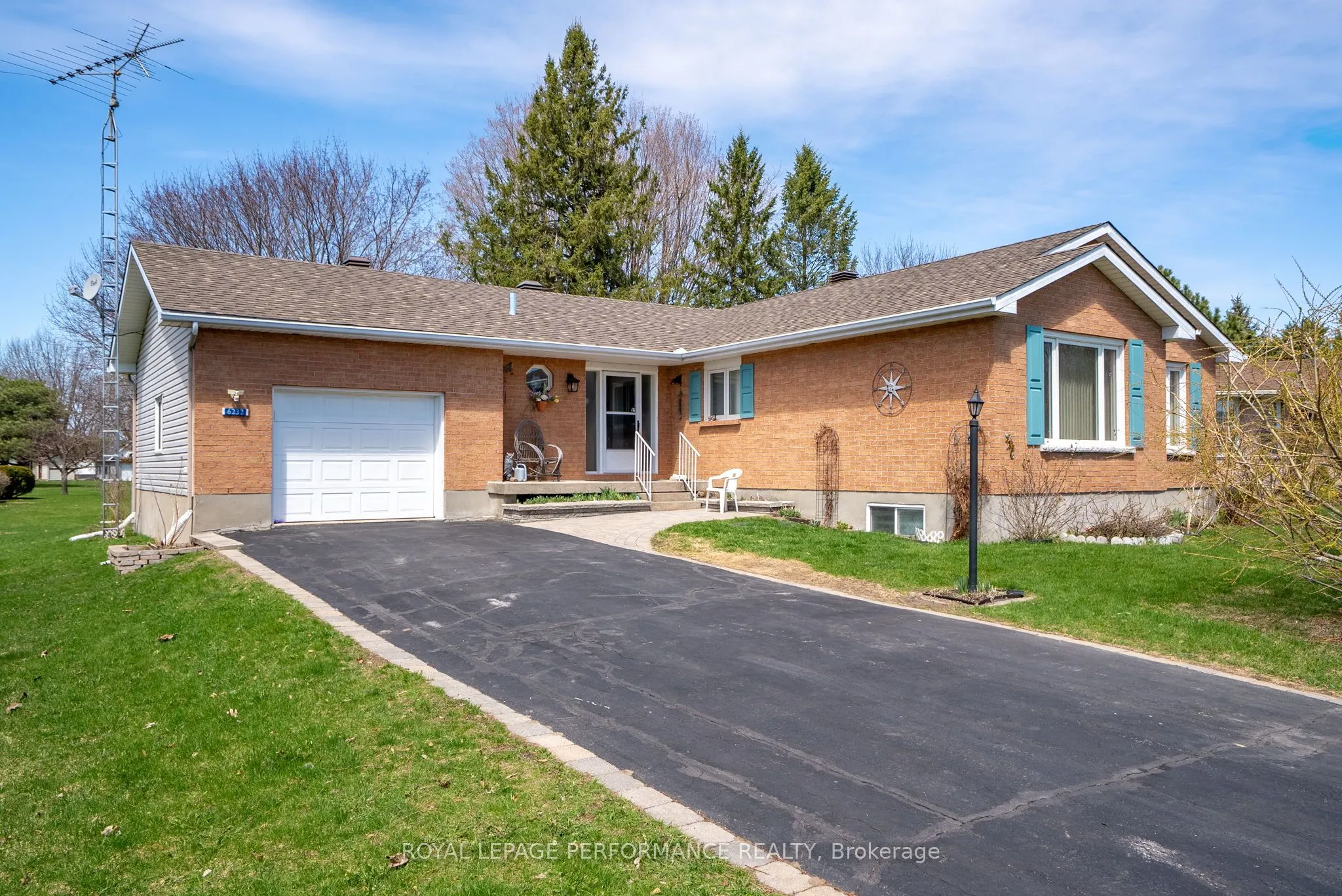 Detached Home For Sale | X12113942