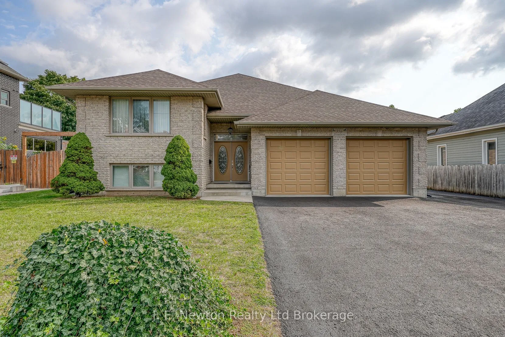 Detached Home For Sale | X12388690