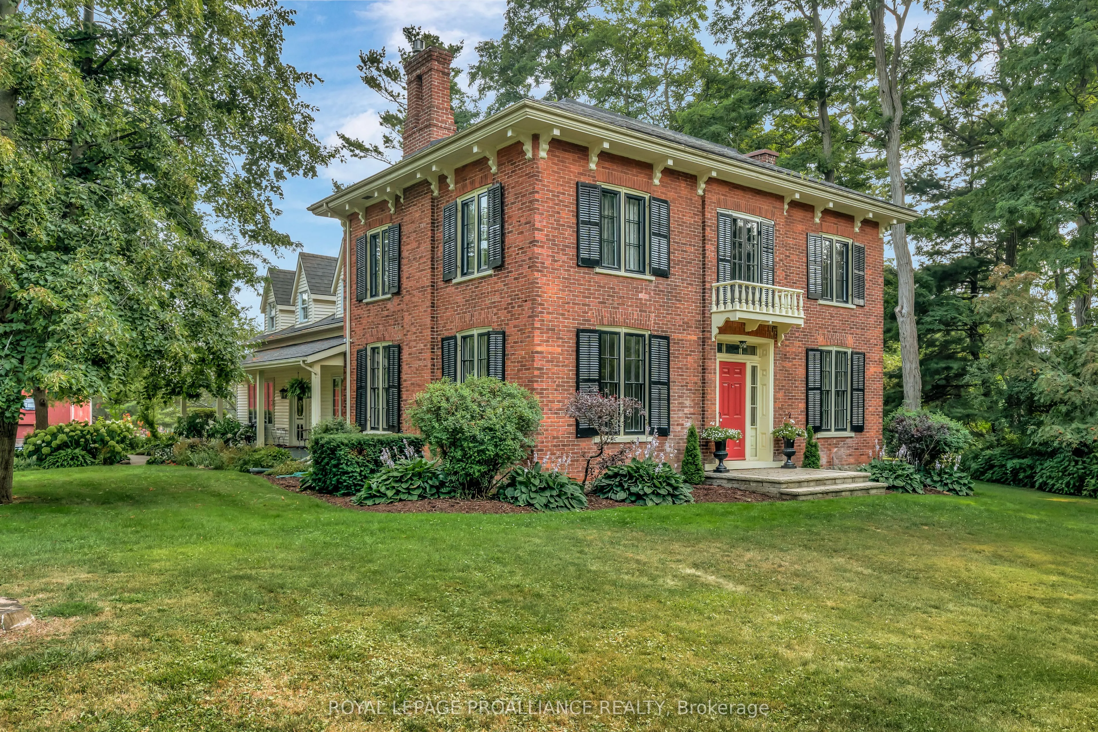 Detached Home For Sale | X12395060