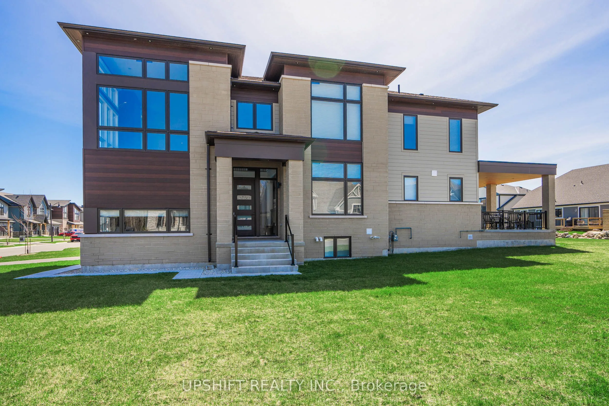 Detached Home For Lease | X12557168