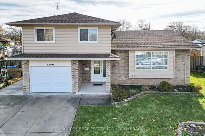 3260 Harleyford Crescent - Front elevation
