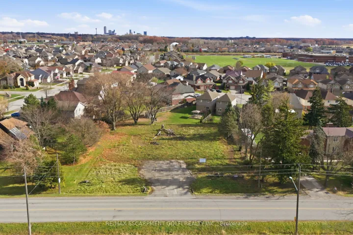 7040  Garner  Road, Niagara Falls, ON L2E 6S5